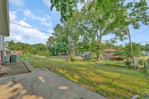 Tiny photo for 5108 SW 33rd St, Topeka, KS 66614 (MLS # 245912)