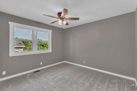 Tiny photo for 5108 SW 33rd St, Topeka, KS 66614 (MLS # 245912)