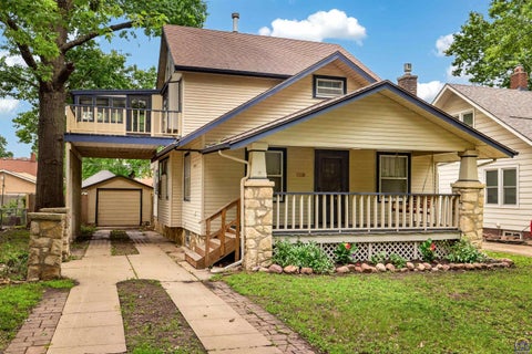 Photo of 1339 SW High Ave, Topeka, KS 66604 (MLS # 245288)