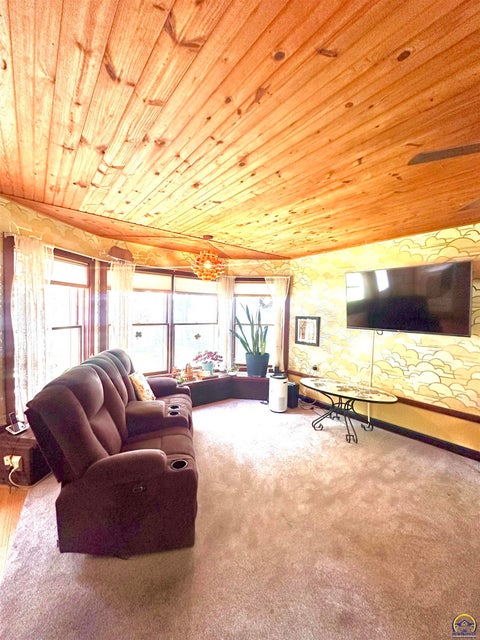 Tiny photo for 605 N Columbia St, Council Grove, KS 66846 (MLS # 245015)