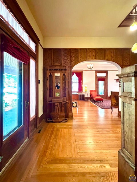 Tiny photo for 605 N Columbia St, Council Grove, KS 66846 (MLS # 245015)