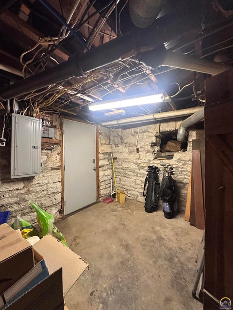 Tiny photo for 605 N Columbia St, Council Grove, KS 66846 (MLS # 245015)