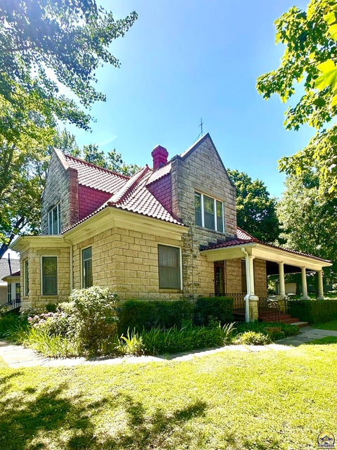 Tiny photo for 605 N Columbia St, Council Grove, KS 66846 (MLS # 245015)