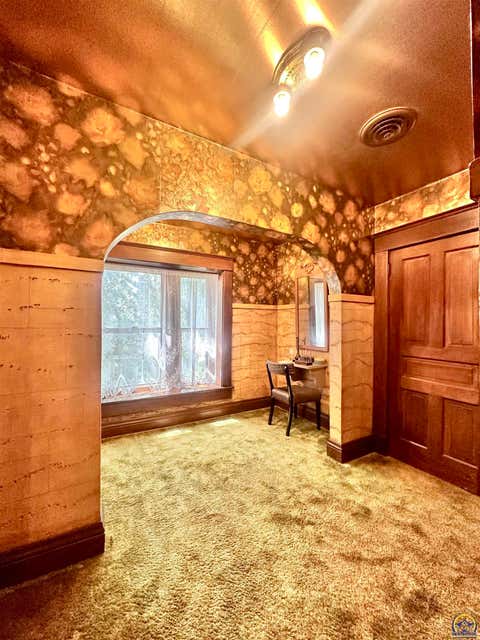 Tiny photo for 605 N Columbia St, Council Grove, KS 66846 (MLS # 245015)