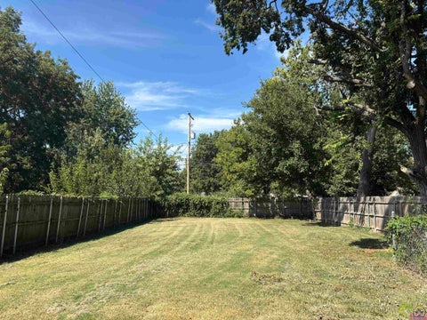 Tiny photo for 935 Sunnyslope St, Emporia, KS 66801 (MLS # 246340)