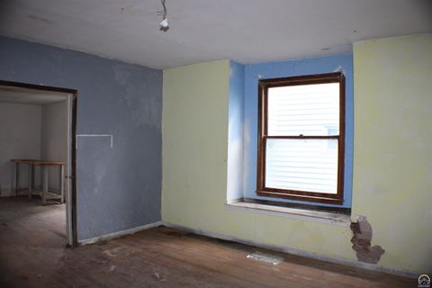 Tiny photo for 217 SW Tyler St, Topeka, KS 66603 (MLS # 243635)