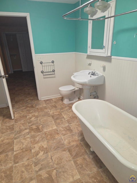 Tiny photo for 8885 Park Dr, Ozawkie, KS 66070 (MLS # 246936)