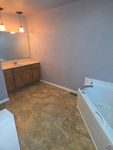 Tiny photo for 8885 Park Dr, Ozawkie, KS 66070 (MLS # 246936)