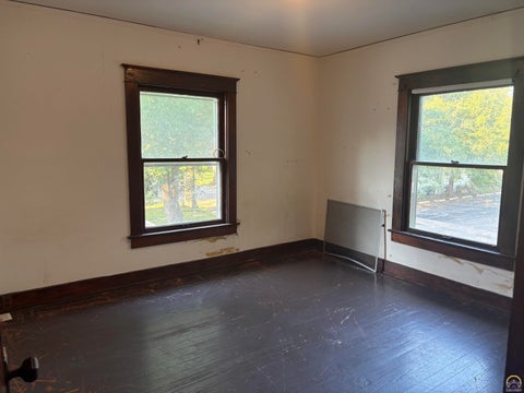 Tiny photo for 1252 SW Mulvane St, Topeka, KS 66604 (MLS # 245566)