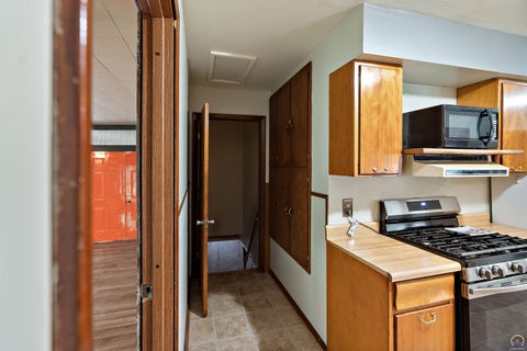 Tiny photo for 3240 SE Minnesota Ave, Topeka, KS 66605 (MLS # 246217)