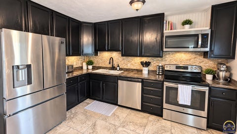 Tiny photo for 400 W 7th St, Lebo, KS 66856 (MLS # 246607)