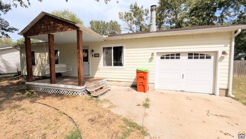 Tiny photo for 400 W 7th St, Lebo, KS 66856 (MLS # 246607)