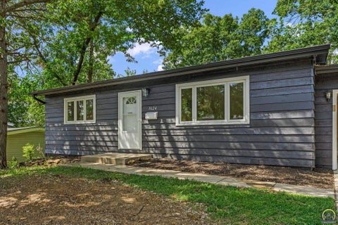 Tiny photo for 3624 SW 30th Ter, Topeka, KS 66614 (MLS # 246160)