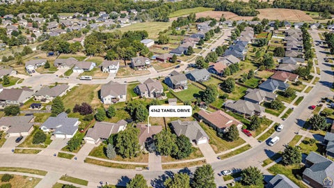 Tiny photo for 4142 Taneil Dr, Manhattan, KS 66502 (MLS # 246499)