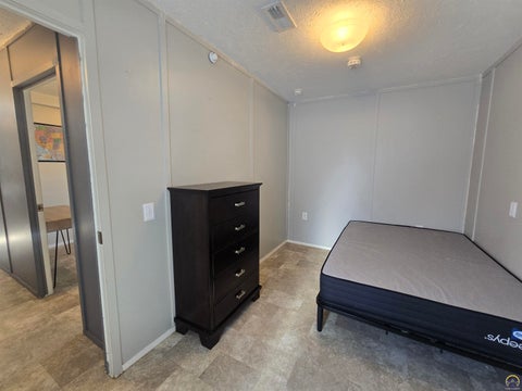 Tiny photo for 334 SE 47th St, Topeka, KS 66609 (MLS # 244494)