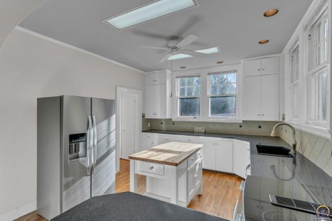 Tiny photo for 1417 SW College Ave, Topeka, KS 66604 (MLS # 245002)