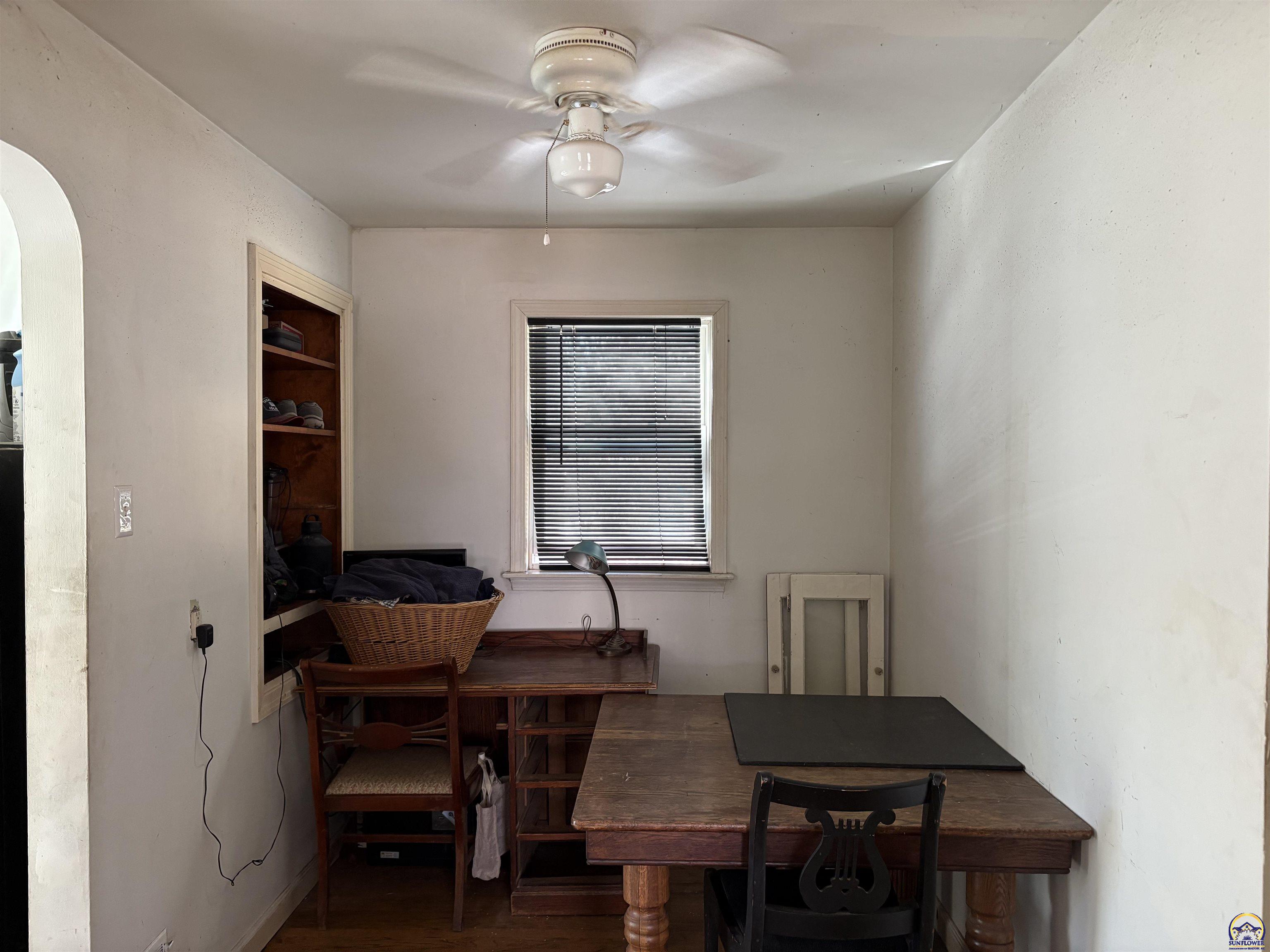 Topeka, Kansas 66614, United States, 2 Bedrooms Bedrooms, ,1 BathroomBathrooms,Residential,Pending,79283