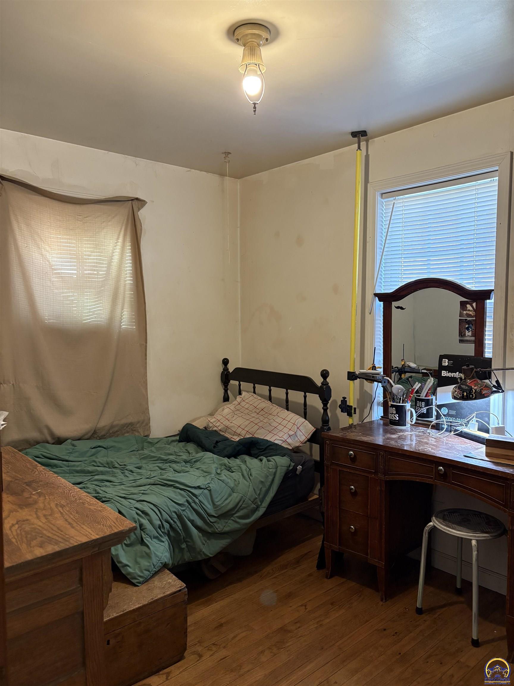 Topeka, Kansas 66614, United States, 2 Bedrooms Bedrooms, ,1 BathroomBathrooms,Residential,Pending,79283