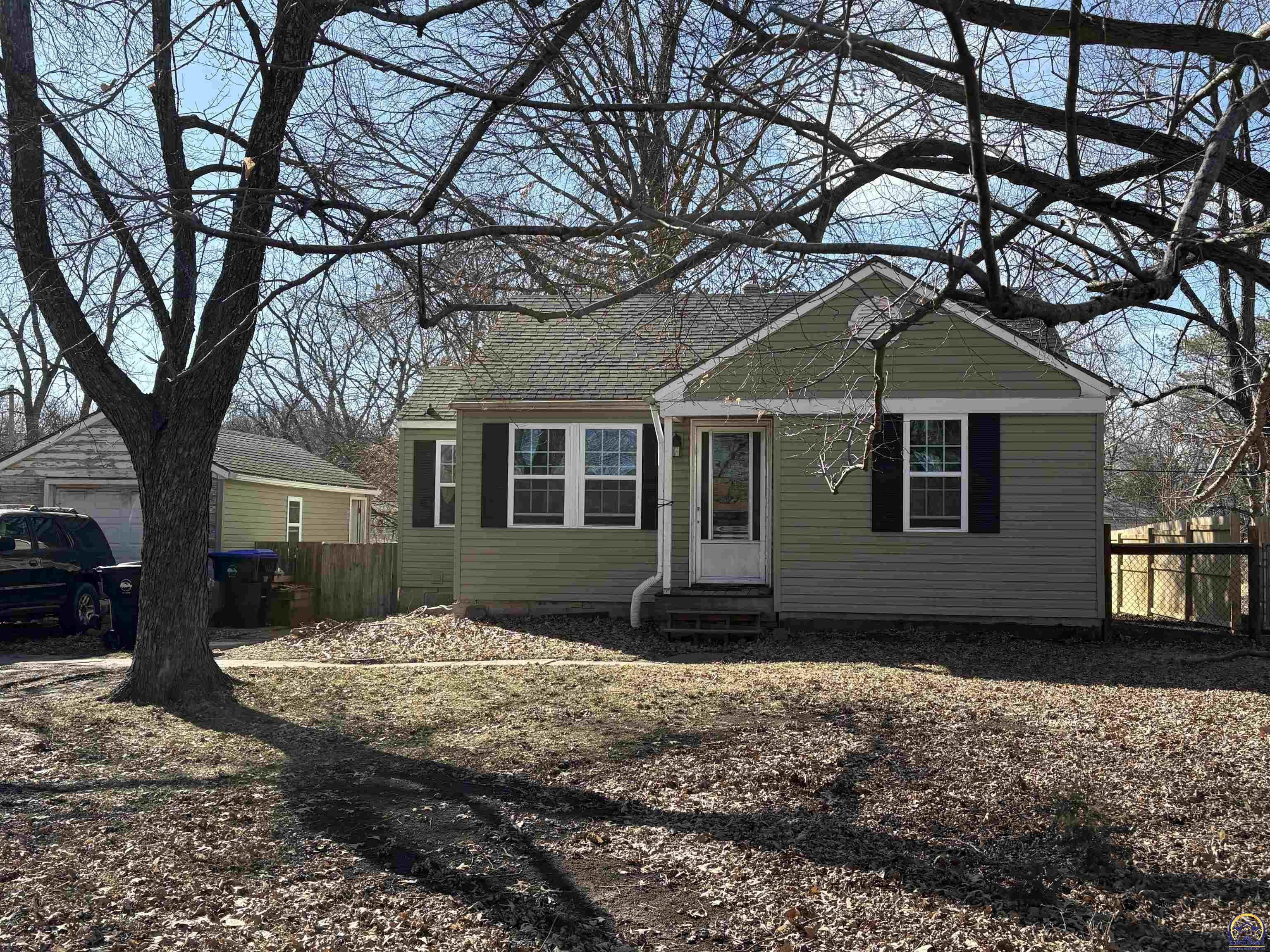 Topeka, Kansas 66614, United States, 2 Bedrooms Bedrooms, ,1 BathroomBathrooms,Residential,Pending,79283