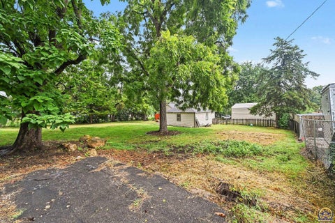 Tiny photo for 2601 SE Wisconsin Ave, Topeka, KS 66605 (MLS # 246429)