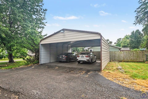 Tiny photo for 2601 SE Wisconsin Ave, Topeka, KS 66605 (MLS # 246429)