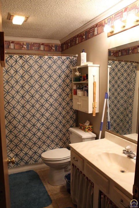 Tiny photo for 1525 E St, Osage City, KS 66523 (MLS # 247150)