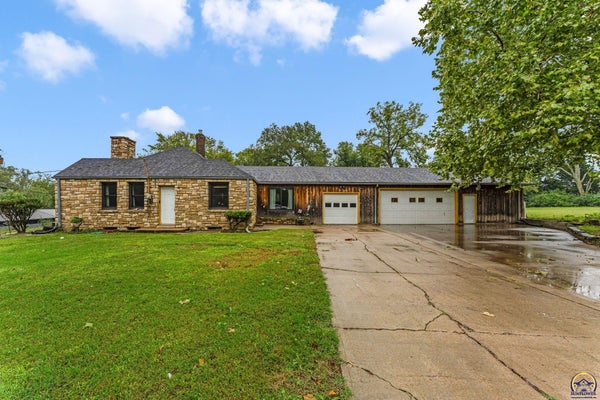 211 SE 27TH ST, TOPEKA, KS 66605 - Image 4e82646e4d910ff9ec98ac02c827d31f/491134033