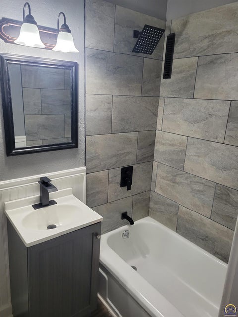 Tiny photo for 628 Constitution St, Emporia, KS 66801 (MLS # 246214)