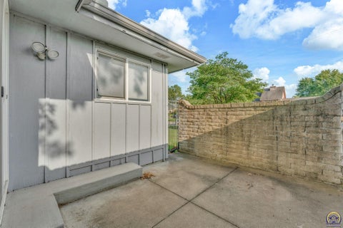 Tiny photo for 3563 SW Cambridge Ave, Topeka, KS 66614 (MLS # 245836)