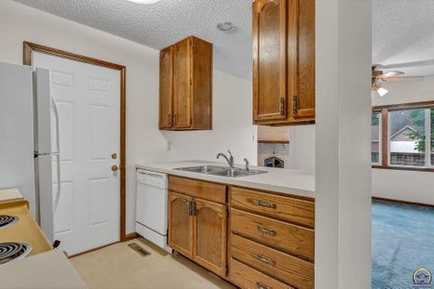 Tiny photo for 3563 SW Cambridge Ave, Topeka, KS 66614 (MLS # 245836)