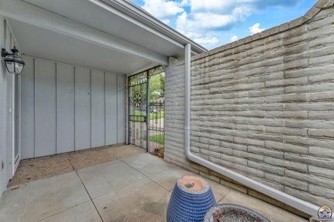 Tiny photo for 3563 SW Cambridge Ave, Topeka, KS 66614 (MLS # 245836)