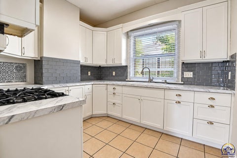 Tiny photo for 1184 SW Garfield Ave, Topeka, KS 66604 (MLS # 246880)
