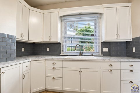 Tiny photo for 1184 SW Garfield Ave, Topeka, KS 66604 (MLS # 246880)