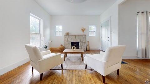 Tiny photo for 1620 SW Lincoln St, Topeka, KS 66604 (MLS # 245601)