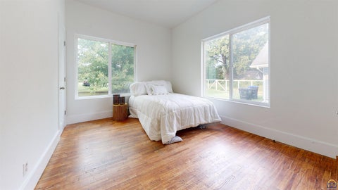 Tiny photo for 1620 SW Lincoln St, Topeka, KS 66604 (MLS # 245601)