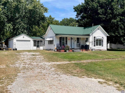 Tiny photo for 316 Main St, Osage City, KS 66523 (MLS # 246211)