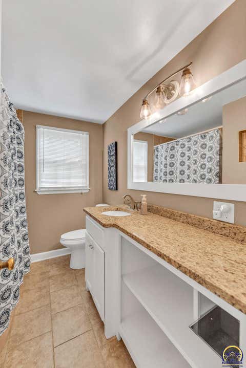 Tiny photo for 3626 SW 17th St, Topeka, KS 66604 (MLS # 246079)