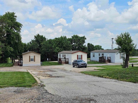 Tiny photo for 1008 N 1st St, Hiawatha, KS 66434 (MLS # 245000)
