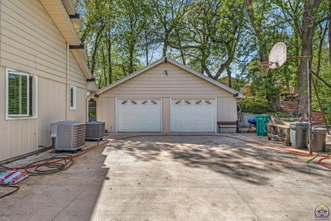 Tiny photo for 1006 Elm St, Valley Falls, KS 66088 (MLS # 244133)