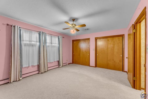 Tiny photo for 1006 Elm St, Valley Falls, KS 66088 (MLS # 244133)