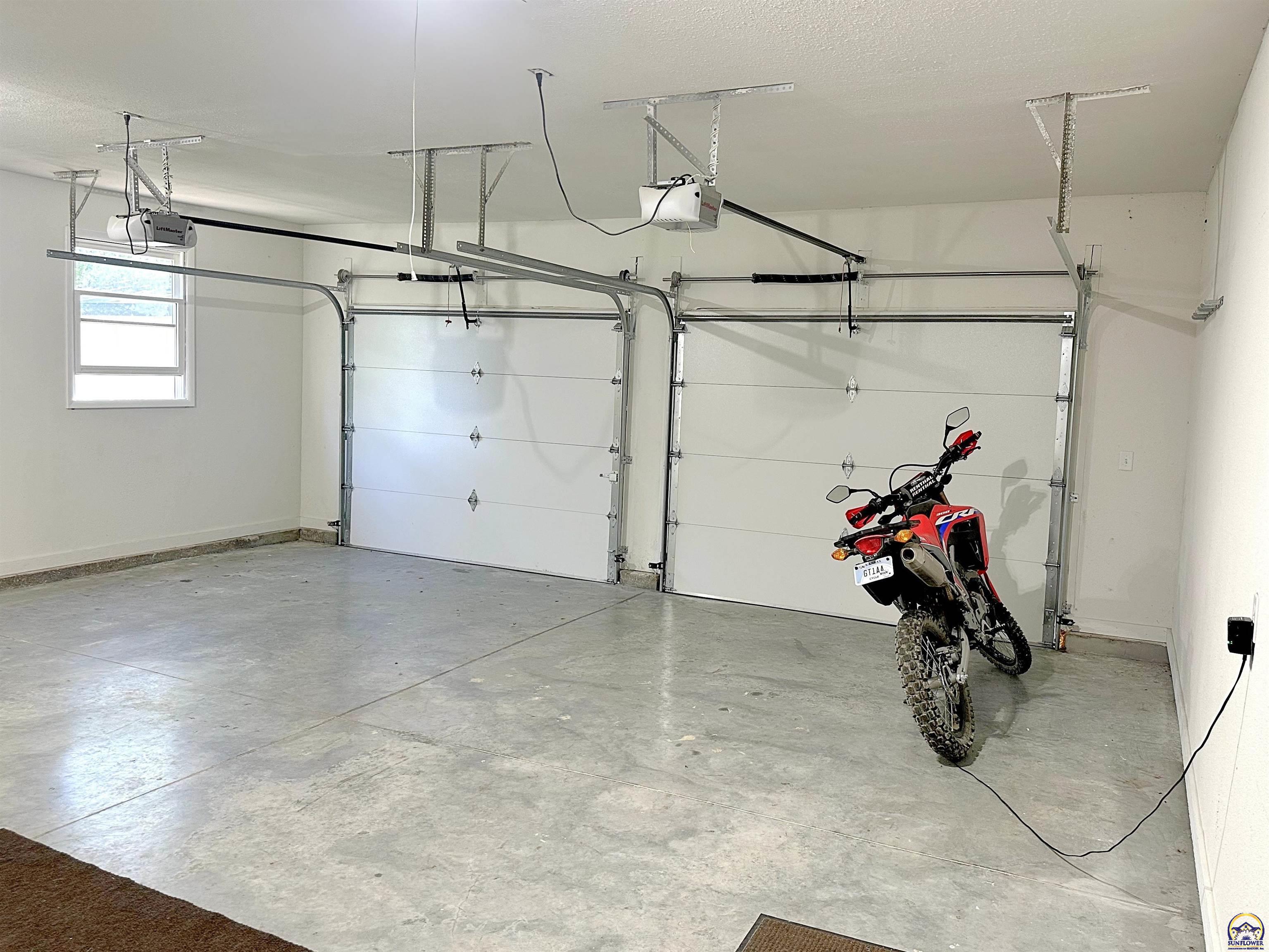 Auburn, Kansas 66402, United States, 5 Bedrooms Bedrooms, ,3 BathroomsBathrooms,Residential,Pending,156926