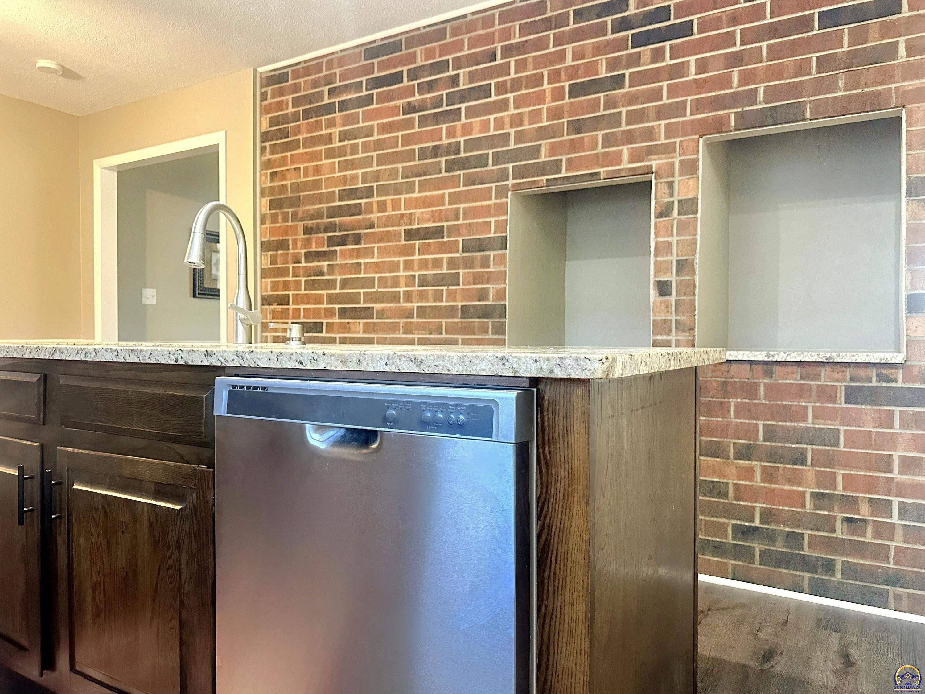 Auburn, Kansas 66402, United States, 5 Bedrooms Bedrooms, ,3 BathroomsBathrooms,Residential,Pending,156926