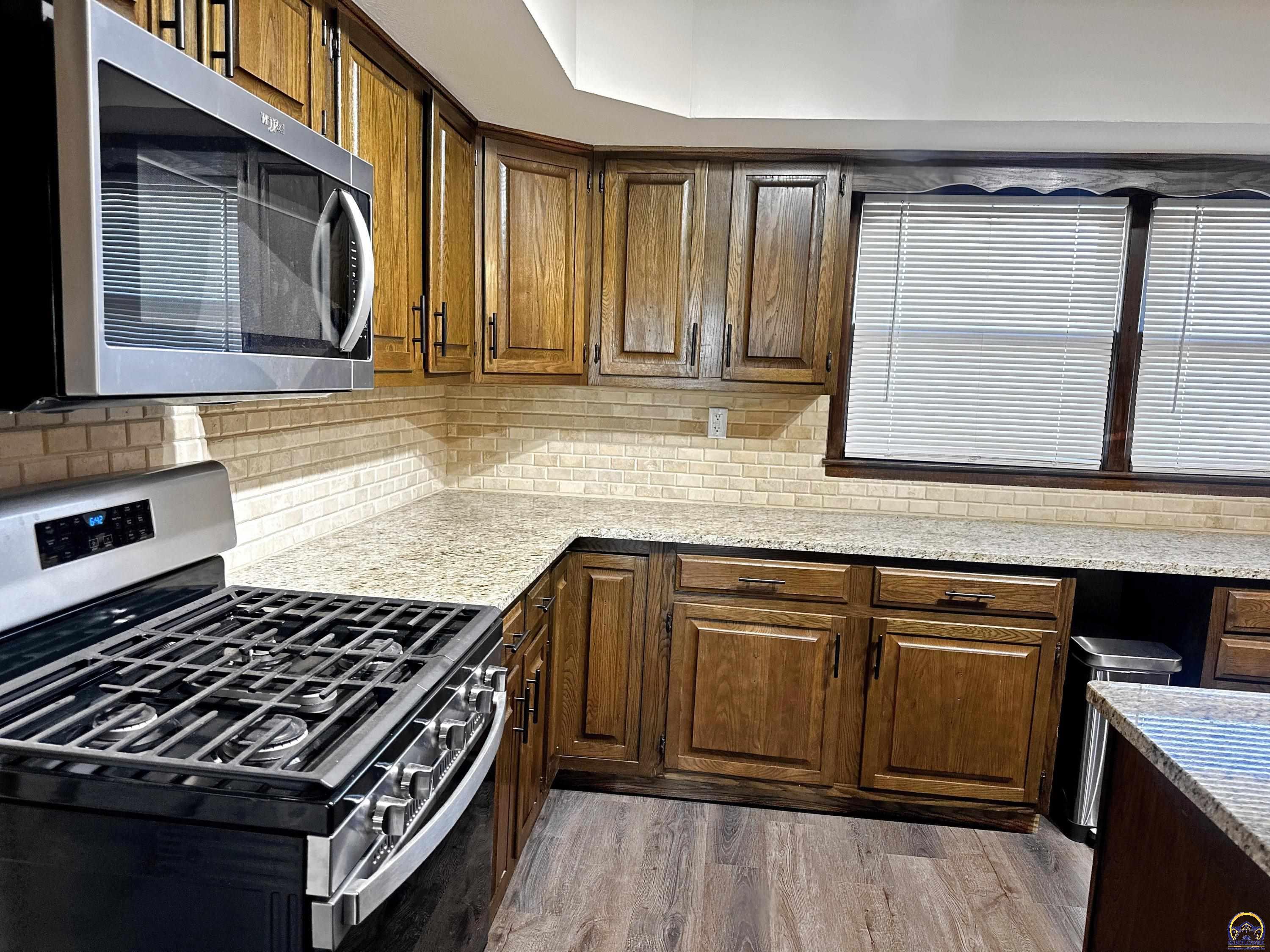 Auburn, Kansas 66402, United States, 5 Bedrooms Bedrooms, ,3 BathroomsBathrooms,Residential,Pending,156926