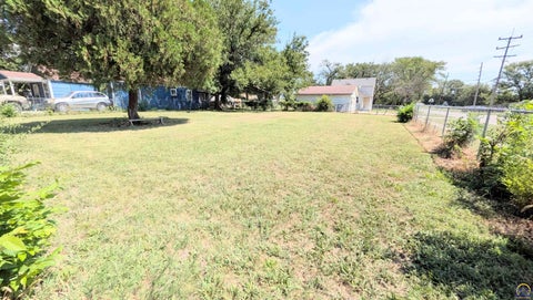 Tiny photo for 618 E 2nd Ave, Emporia, KS 66801 (MLS # 246332)