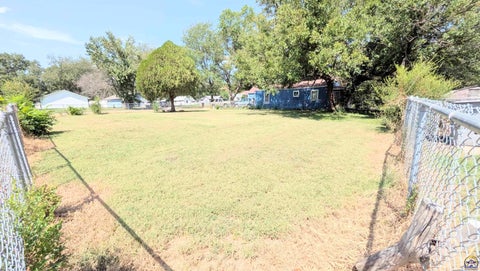 Tiny photo for 618 E 2nd Ave, Emporia, KS 66801 (MLS # 246332)