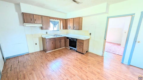 Tiny photo for 618 E 2nd Ave, Emporia, KS 66801 (MLS # 246332)