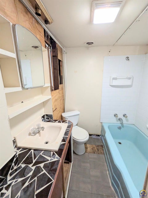 Tiny photo for 618 E 2nd Ave, Emporia, KS 66801 (MLS # 246332)