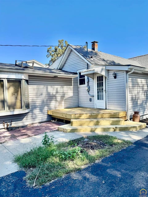 Tiny photo for 307 NE Freeman Ave, Topeka, KS 66616 (MLS # 246916)