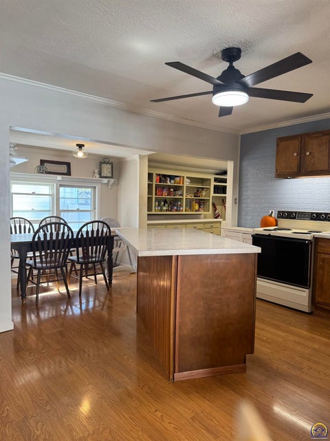 Tiny photo for 307 NE Freeman Ave, Topeka, KS 66616 (MLS # 246916)