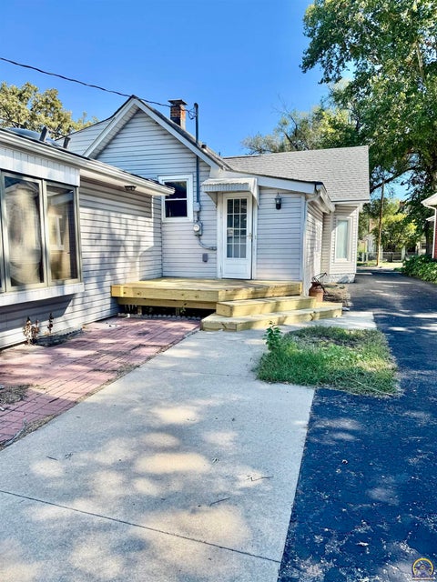Tiny photo for 307 NE Freeman Ave, Topeka, KS 66616 (MLS # 246916)